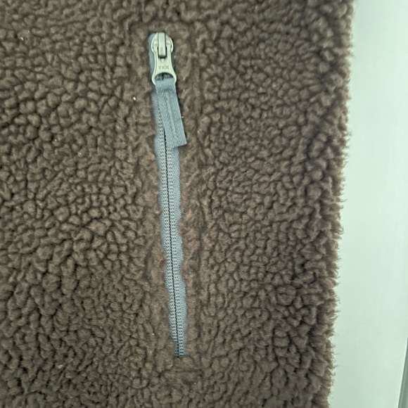 LL Bean Women’s Mountain Pile Sherpa Fleece Vest Mocha Brown Size Large EUC - Picture 3 of 6